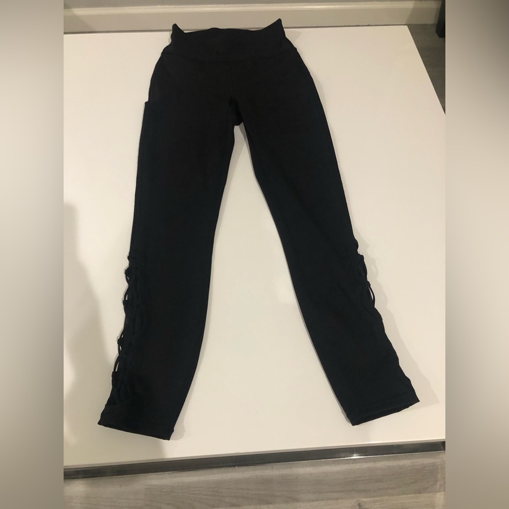 Lululemon black leggings
